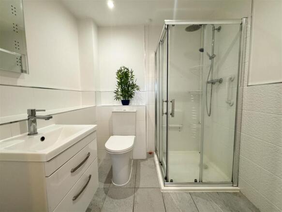 2 bed Apartment for sale Image 9