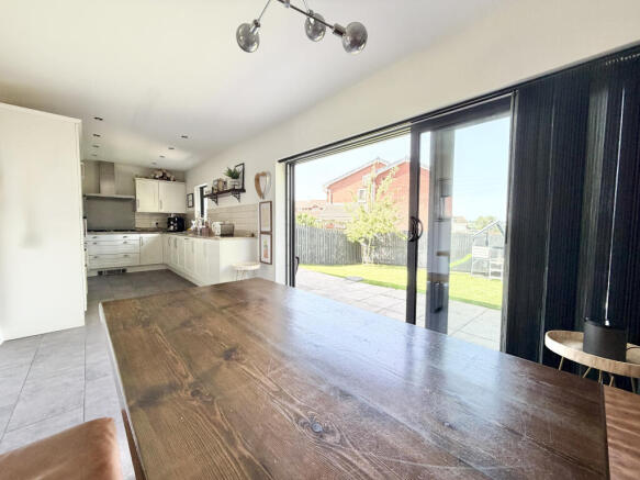 4 bed Detached for sale Image 10