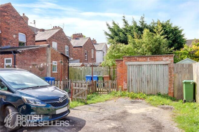 4 bed Terraced for sale Image 12