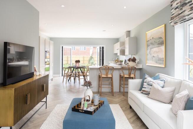 kitchen and family space, 5 bedroom houses for same in aylesbury