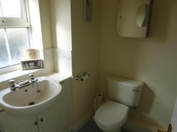 Master En-Suite.JPG