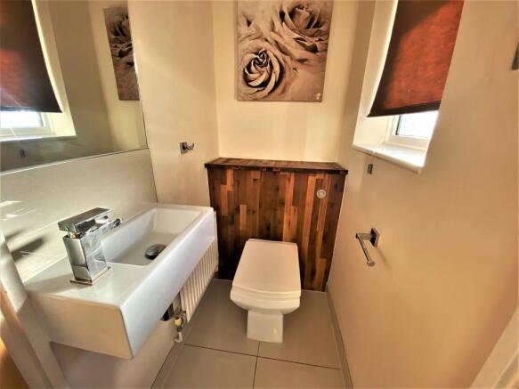 Cloakroom/wc