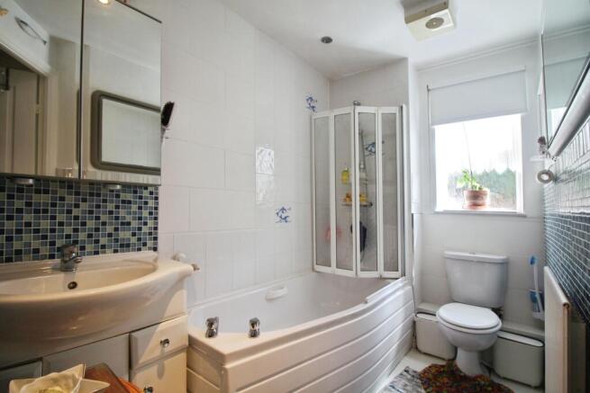 2 bed Apartment for sale Image 7