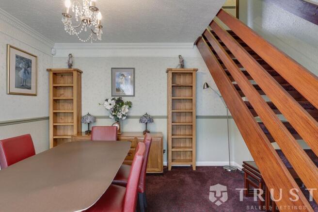 4 bed Detached for sale Image 11