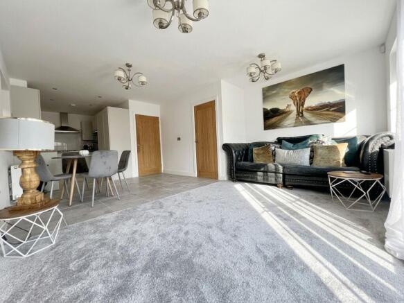 4 bed Detached for sale Image 7