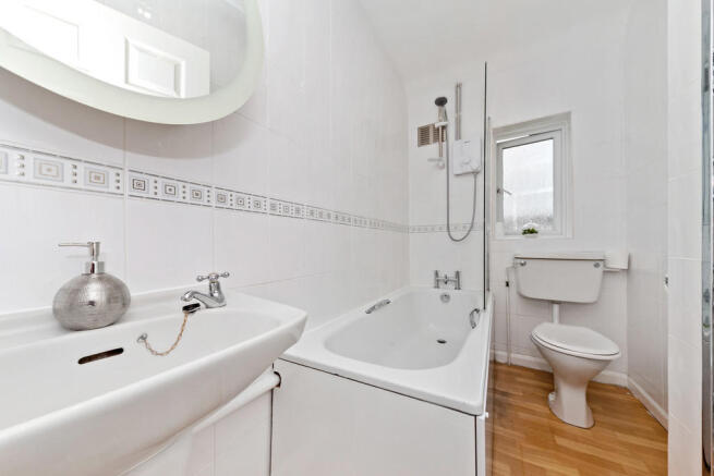 Re-Fitted Bathroo...