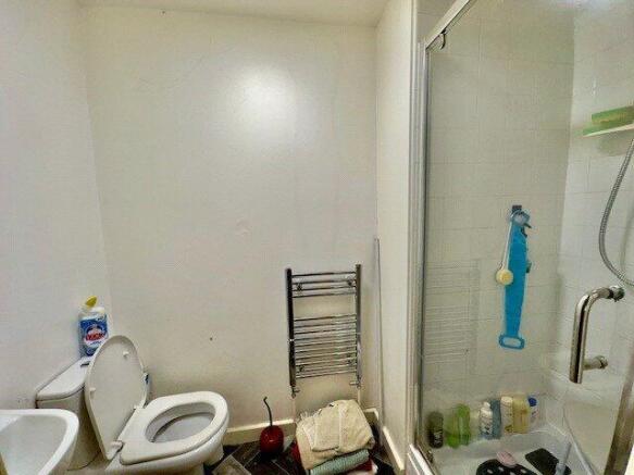 2 bed Flat for sale Image 9