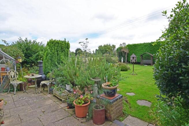 2 Rashwood Hill Cottage, garden 1a.jpg