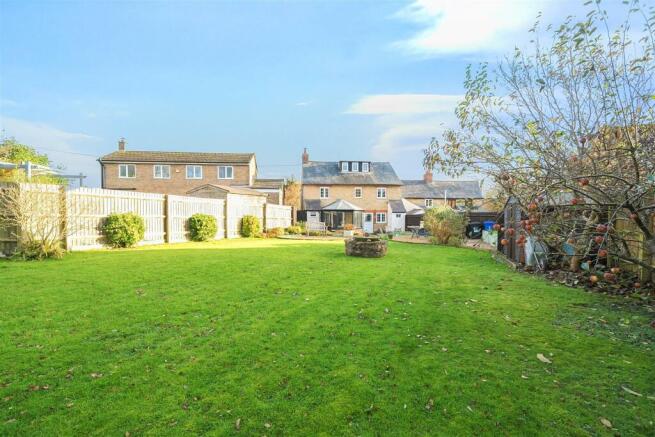 21 Lower Street, Pury End