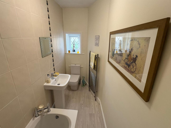 Bathroom 2.png