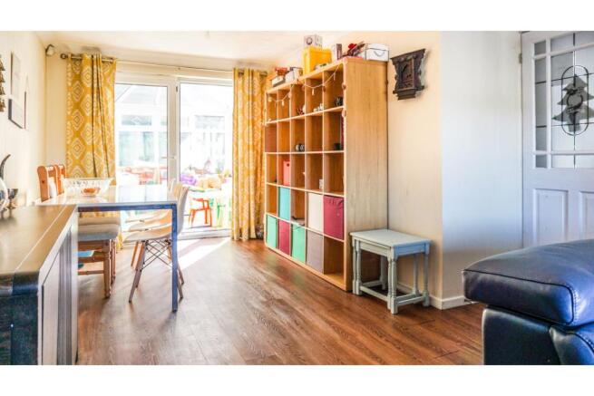 Lounge/Dining Room
