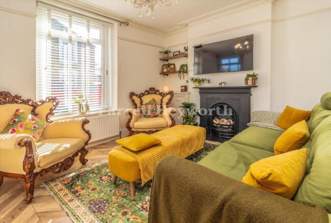 Lounge image 2