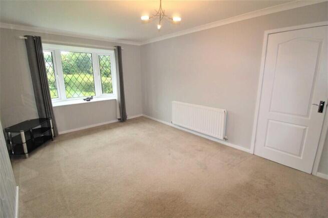 Lakeside Court, Lindley photo 3
