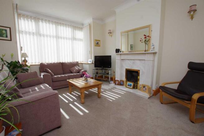 Lounge 14'4 (4.37m) 