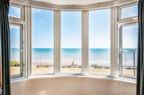 Esplanade, Hornsea HU18