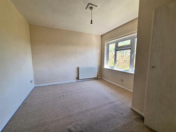 38 Churchill Close - Bedroom2.jpg