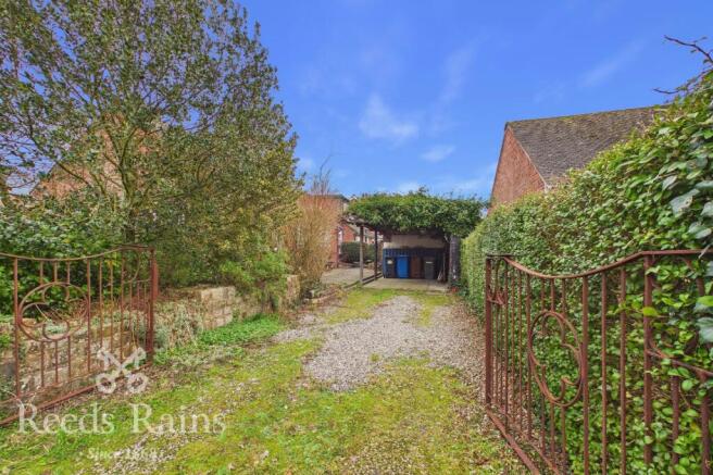 Rear Drive/Carport