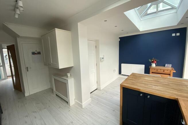 KITCHEN DINING ROOM