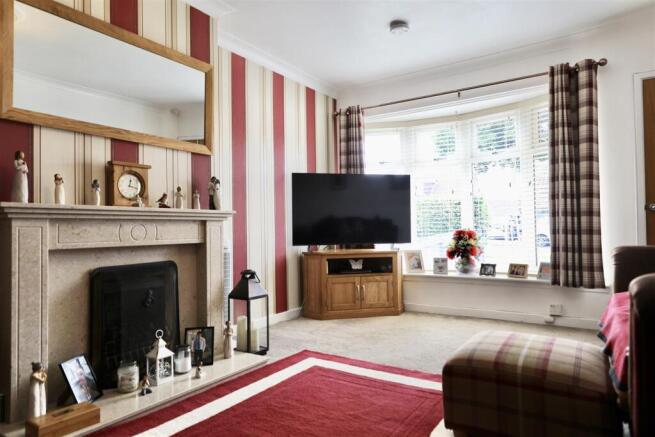 2 bed Semi-Detached Bungalow for sale Image 6