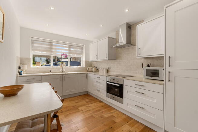 Amport Close, Brighouse, HD6 3TE photo 4