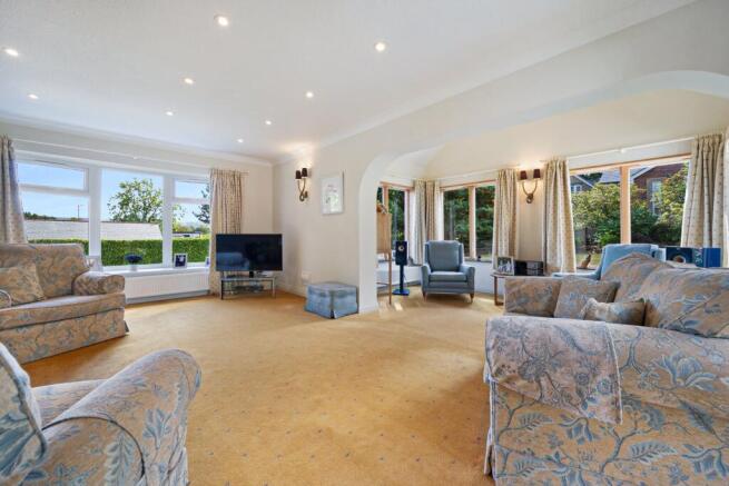 Broadwalk, Prestbury, Macclesfield, SK10 photo 4