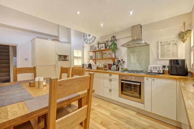 KITCHEN/DINER
