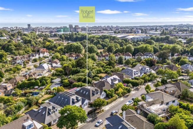 Benett Drive, 16_036 LOGO.jpg