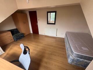 7 bed Terraced to rent Image 3