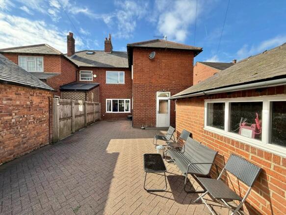 4 bed Semi-Detached for sale Image 4