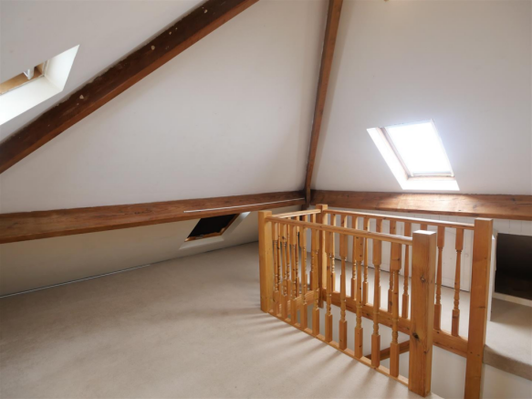 3 bed Semi-Detached for sale Image 10