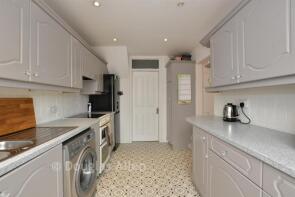 37, Dordells, Laindon, Basildon SS15 5DB