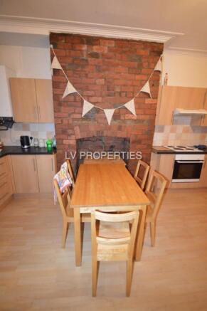 5 bed Terraced to rent Image 8