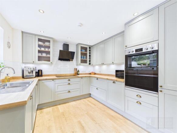 Kitchen / Dining