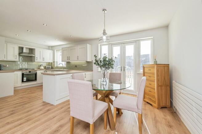 3 bed Detached for sale Image 3