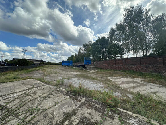 Land to rent Image 2