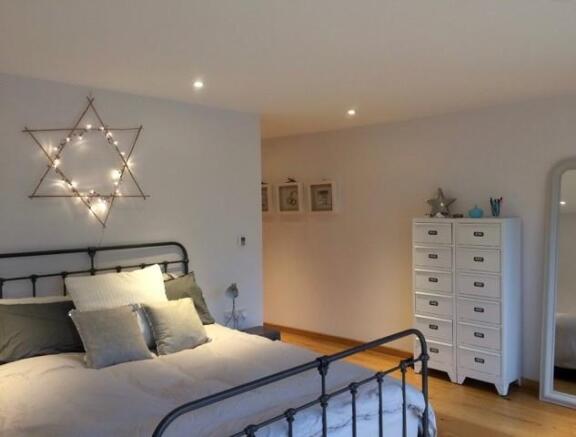 bedroom 4.jpg