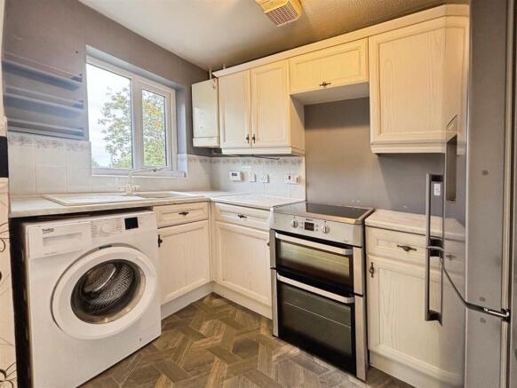 2 bed Semi-Detached for sale Image 4