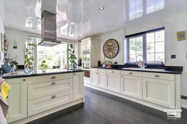 Charlesdale Drive, Aldridge - Beautiful Family Home photo 4