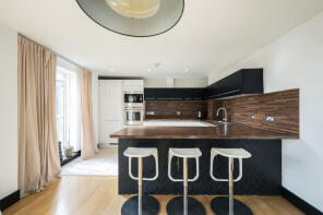 Flat 25, 9 Lanherne House, The Downs, London SW20 8JG