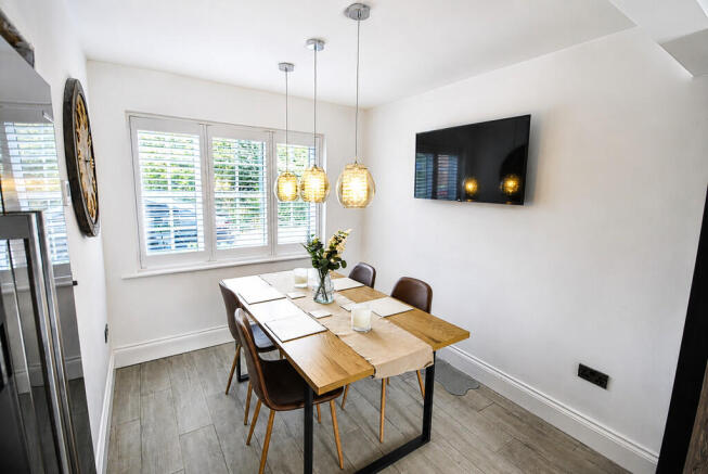 5 bed Detached for sale Image 12