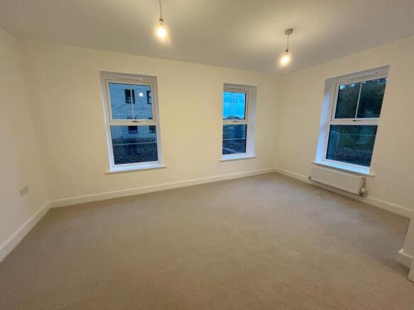 2 bed House to rent Image 5