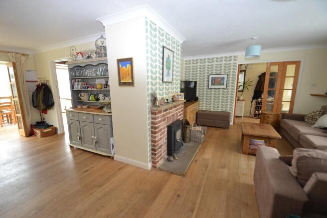 Lounge/Dining Room