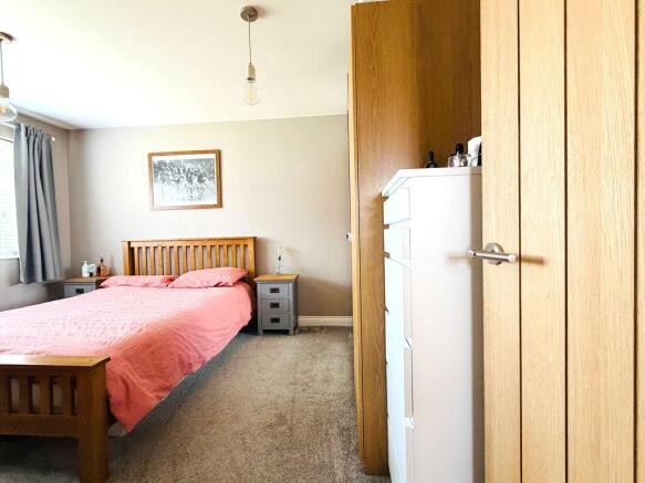 2 bed Semi-Detached for sale Image 11