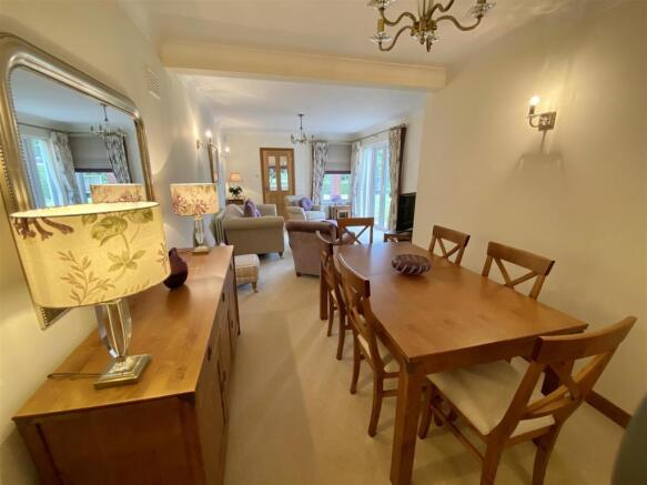 Lounge / Dining Room