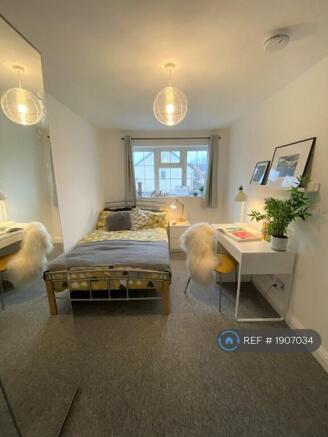 Room 5: Light, Spacious Double Room