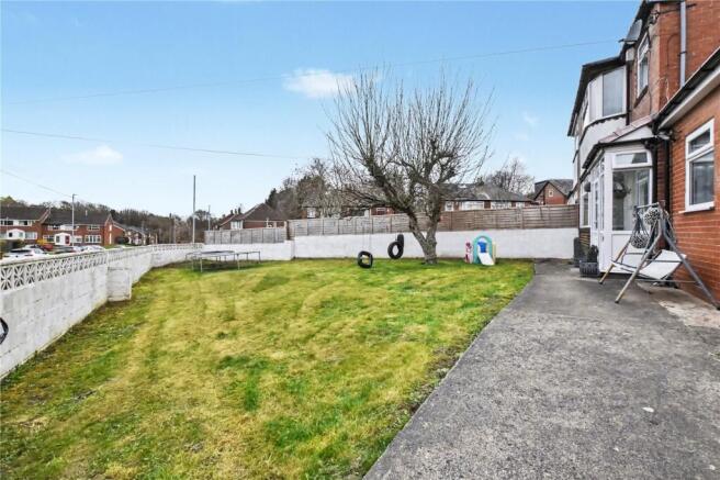 5 bed Semi-Detached for sale Image 8