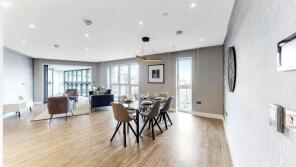 Apartment 809, 4 Wiverton Tower, New Drum Street, London E1 7AS