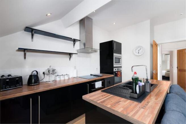 2 bed Flat for sale Image 4