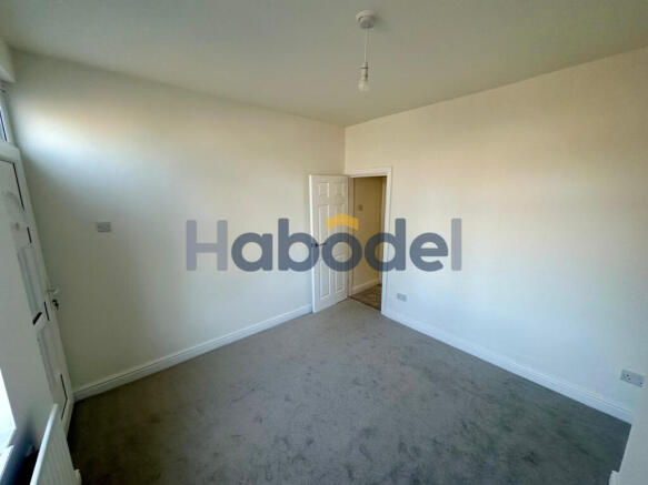 3 bed Terraced to rent Image 6