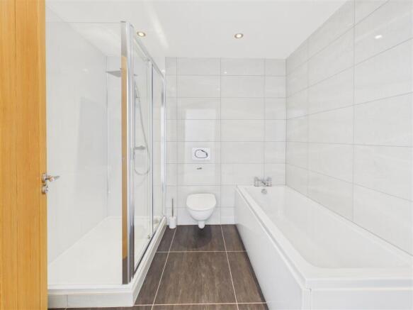 4 bed Detached for sale Image 10